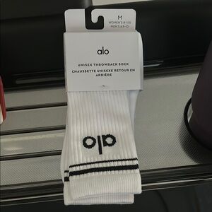 NWT Alo Yoga unisex throwback sock black white Medium